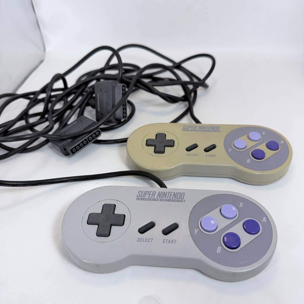 2 Nintendo Super NES Controllers SNS-005 OEM SNES Gamepads Gray Yellowed Lot